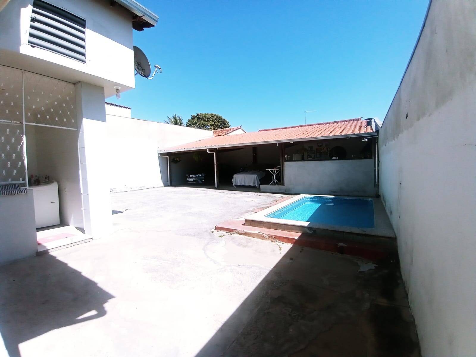 #2438 - Casa para Venda em Contagem - MG